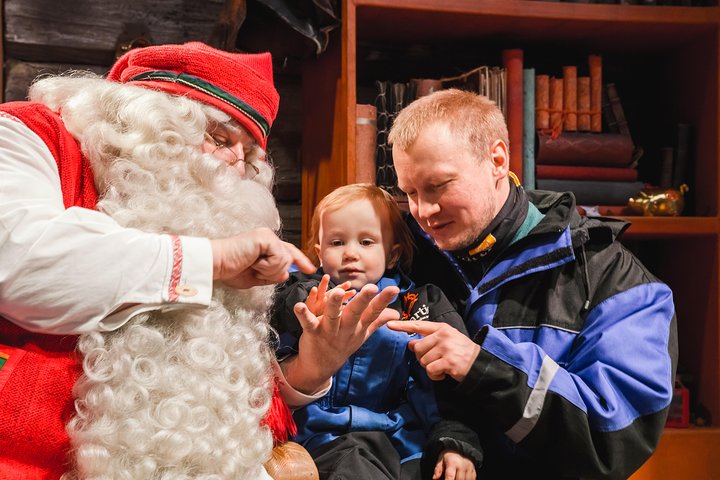 Arctic Delight - Weihnachtsmanndorf, Schneemobil & Rentierfarm